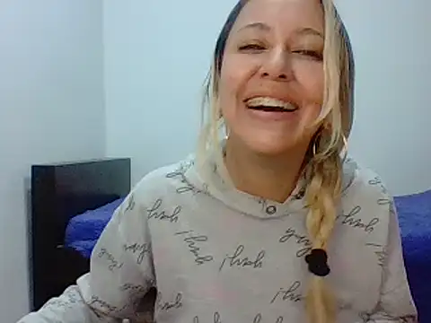 Snapshot of leah_susman chatting on September 30, 1:55 am leah susman online show from September 30, 1:55 am