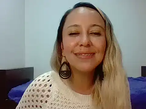 Snapshot of leah_susman chatting on October 9, 2:37 am leah susman online show from October 9, 2:37 am