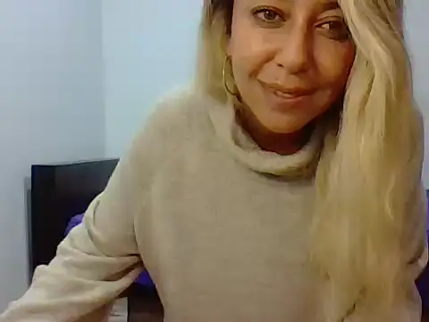 Snapshot of leah_susman chatting on September 26, 2:31 am leah susman online show from September 26, 2:31 am