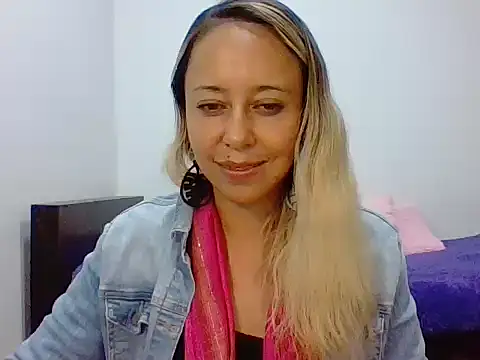 Snapshot of leah_susman chatting on October 11, 3:22 am leah susman online show from October 11, 3:22 am
