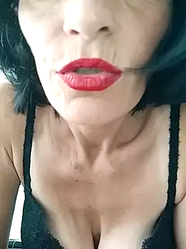 Snapshot of Gecenin_Kralicesi chatting on October 17, 8:17 am Gecenin Kralicesi online show from October 17, 8:17 am