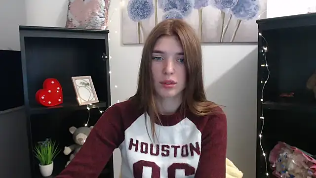 JuiceLips   online show from October 22, 1:05 pm