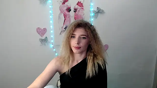 JuiceLips   online show from November 28, 2:20 pm