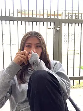 KloePink  online show from December 3, 1:57 pm