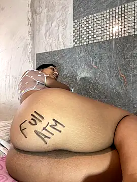 Messy-diana21 online show from November 30, 9:19 pm