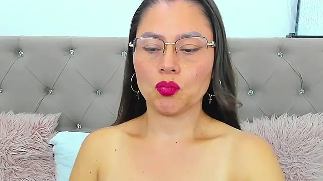 Isbettyche online show from March 29, 4:00 am