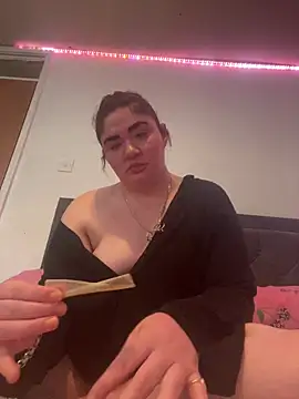 Imogenbabyyy online show from April 11, 1:59 pm