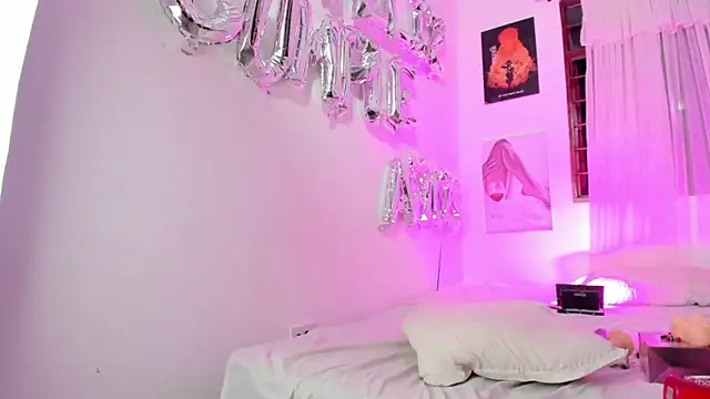 Rihanna hotx online show from March 7, 4:08 am