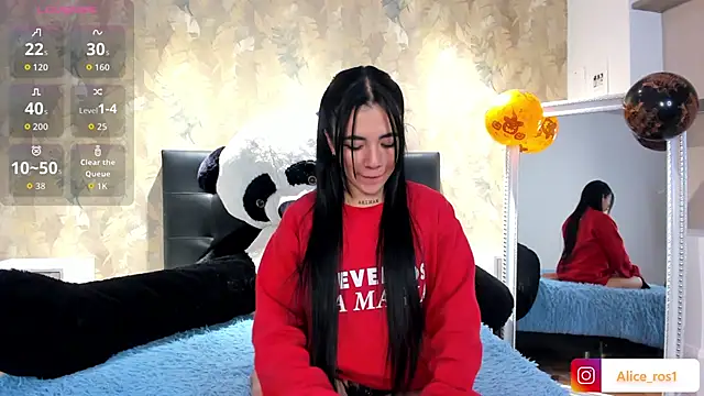 Snapshot of alice_rose5 chatting on October 9, 4:05 am alice rose5 online show from October 9, 4:05 am