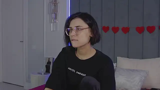 VioletAsh online show from March 12, 4:37 am