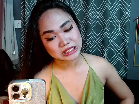 hugesignificant 69 online show from July 29, 1:11 pm