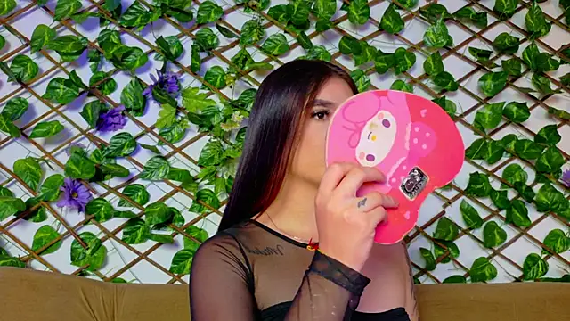 Snapshot of kloe_bella chatting on September 28, 2:11 pm kloe bella online show from September 28, 2:11 pm
