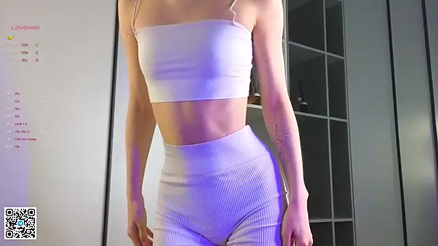 Quinavelle online show from September 15, 7:27 am