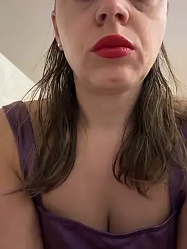 Snapshot of ladywithbigass chatting on October 8, 5:45 am ladywithbigass online show from October 8, 5:45 am