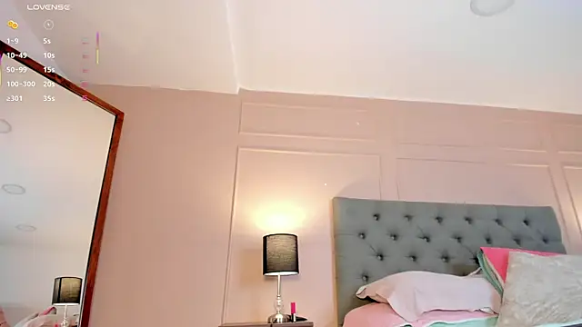  miss mia online show from April 1, 1:01 pm