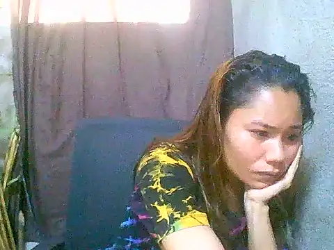 Sweeetgurll online show from June 4, 1:33 am