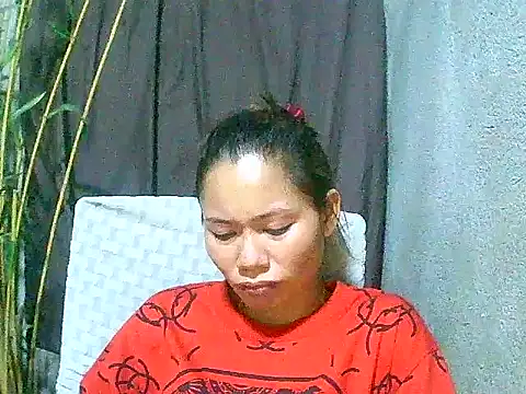 Sweeetgurll online show from May 6, 1:04 pm