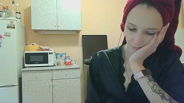 Snapshot of Lucy_Divine chatting on September 16, 11:18 am Lucy Divine online show from September 16, 11:18 am