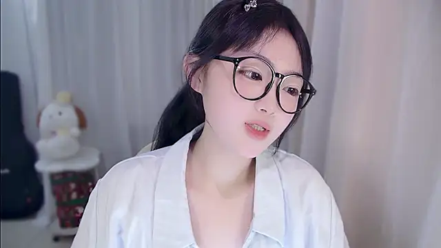 YUANYUAN-A online show from May 4, 1:15 pm