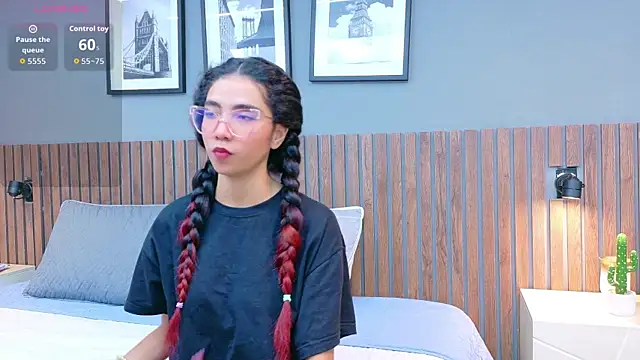 luna roja25 online show from September 15, 1:30 pm