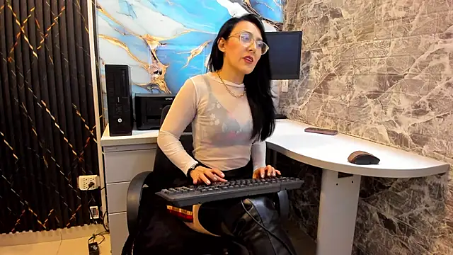 Snapshot of Scarlett_14_ chatting on September 18, 3:16 am Scarlett 14  online show from September 18, 3:16 am