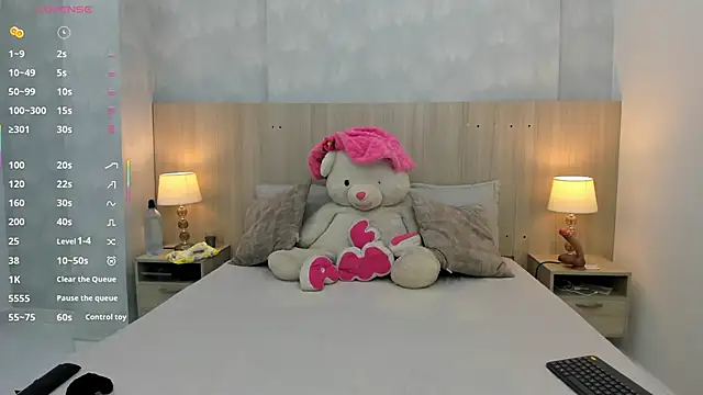 mia aristizabal online show from September 10, 11:32 am