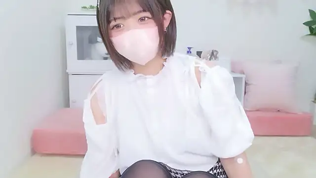 Snapshot of Hinata_Sun chatting on October 6, 1:39 pm Hinata Sun online show from October 6, 1:39 pm
