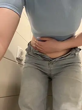 Cumonmme online show from January 31, 8:07 pm