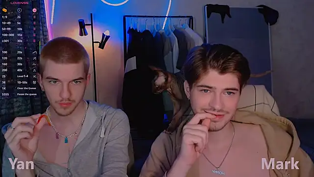 itsyanbb online show from November 19, 6:08 pm