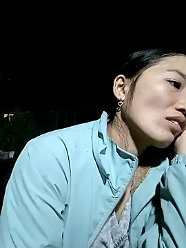 ngan-cute online show from November 10, 9:15 am