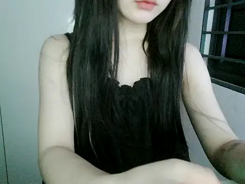 Snapshot of Annabelle-e chatting on October 18, 7:37 pm Annabelle-e online show from October 18, 7:37 pm