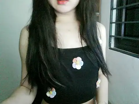 Snapshot of Annabelle-e chatting on October 17, 7:28 pm Annabelle-e online show from October 17, 7:28 pm