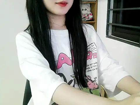 Snapshot of Annabelle-e chatting on October 11, 7:49 pm Annabelle-e online show from October 11, 7:49 pm