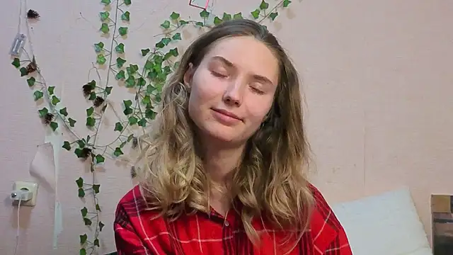  kikiclark   online show from March 4, 8:59 pm