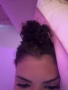 luluzinhax online show from April 22, 1:08 pm