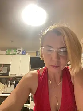 Snapshot of VasylynaLove421 chatting on September 14, 7:34 pm VasylynaLove421 online show from September 14, 7:34 pm