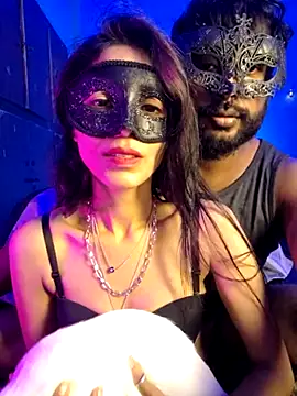 royeoy22 online show from November 17, 1:45 pm