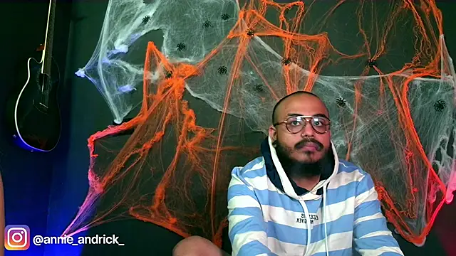  leda swan  online show from October 27, 1:39 pm