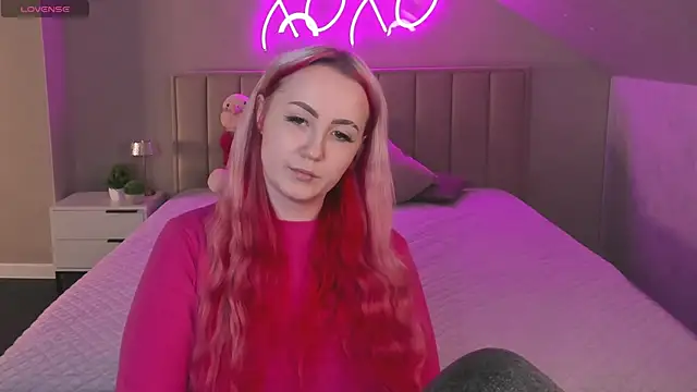 Joyce Howard online show from November 18, 6:47 am