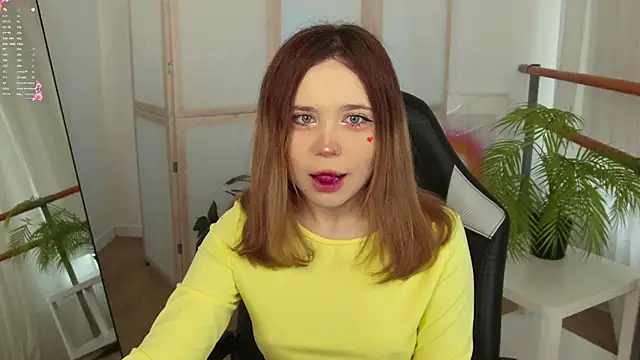 Snapshot of Lina_Glow chatting on September 16, 6:43 am Lina Glow online show from September 16, 6:43 am