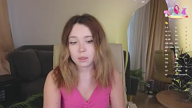 Snapshot of Lina_Glow chatting on October 1, 6:51 am Lina Glow online show from October 1, 6:51 am