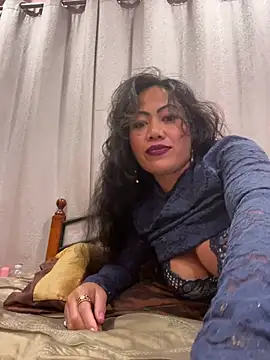 Lindarossyta online show from July 18, 10:01 pm