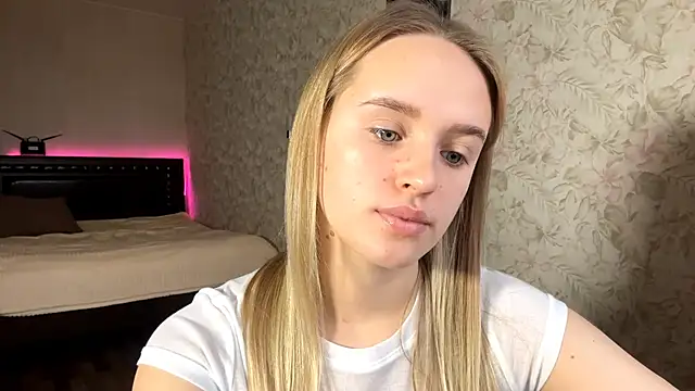 ElisabetLorney online show from December 1, 8:07 am