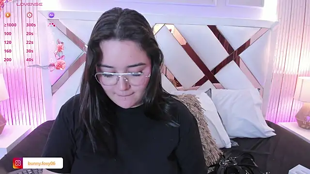 foxybunny online show from September 17, 4:54 am