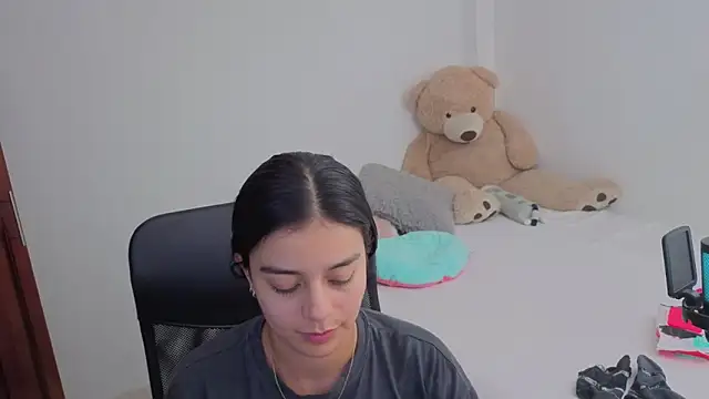 valerihouse online show from April 2, 1:14 am