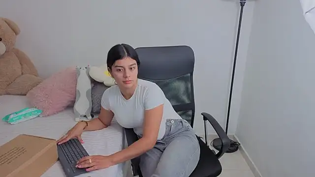 valerihouse online show from November 16, 12:23 am