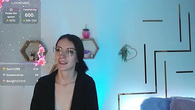 AuroraHans1 online show from April 6, 4:46 am