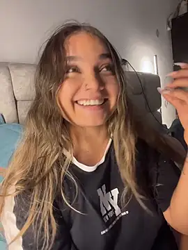 AnnyLopezzz  online show from March 24, 5:35 am