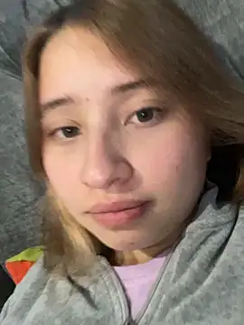 mia skys online show from February 20, 3:05 am