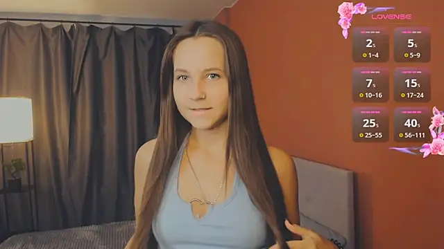 Snapshot of day_may chatting on October 21, 1:37 pm day may online show from October 21, 1:37 pm